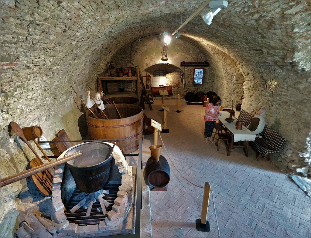 Ľubovnianske múzeum – hrad Ľubovňa in Stará Ľubovňa – Bild 2 von 5