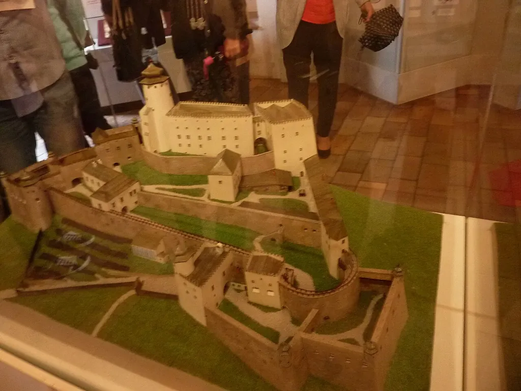 Ľubovnianske múzeum – hrad Ľubovňa in Stará Ľubovňa – Bild 5 von 5