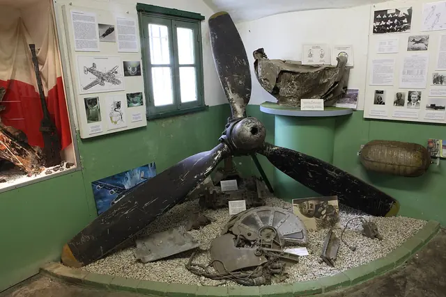 Luchtoorlogmuseum Fort Veldhuis in Heemskerk