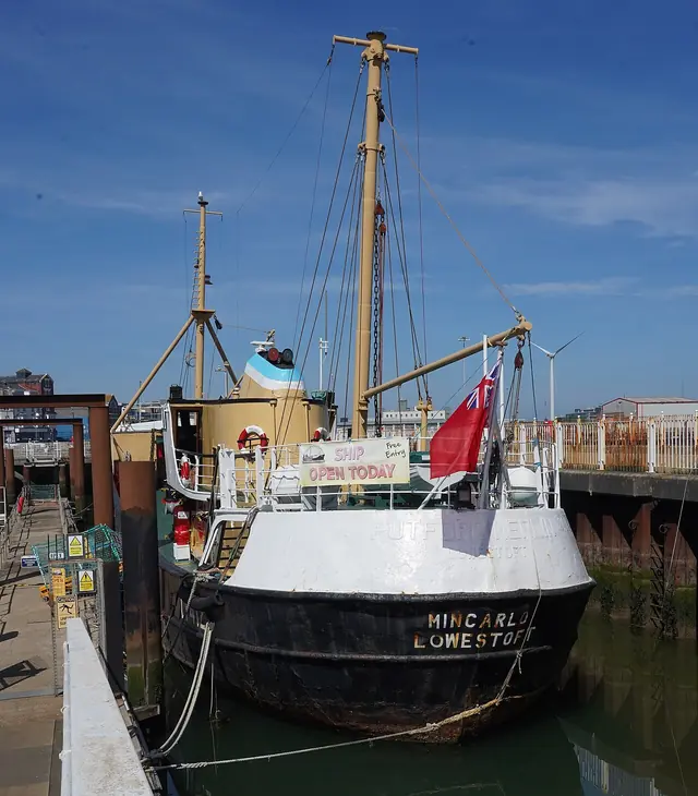 Lydia Eva & Mincarlo in Lowestoft
