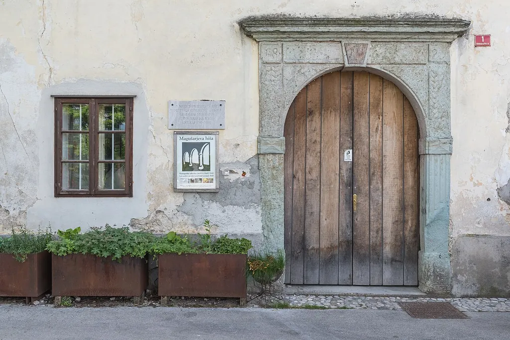 Magušarjeva hiša in Radovljica