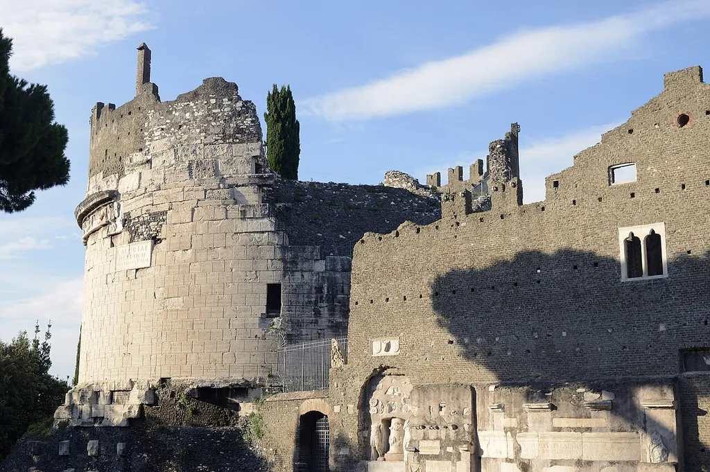 Mausoleo di Cecilia Metella e Castrum Caetani in Roma