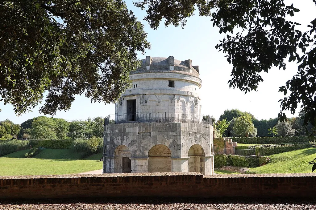 Mausoleo di Teodorico in Ravenna – Bild 2 von 3