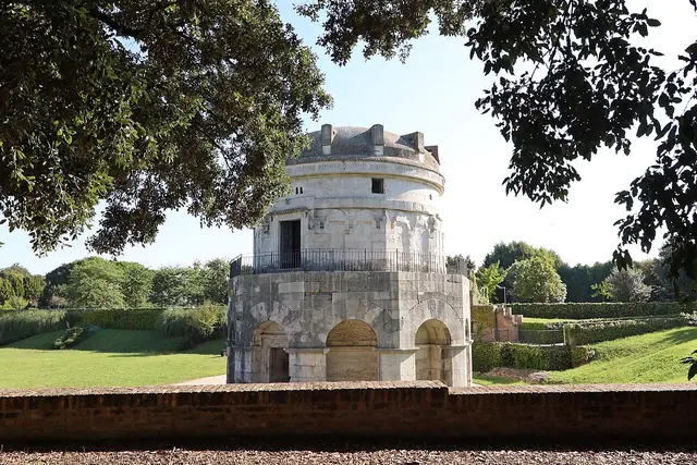 Mausoleo di Teodorico in Ravenna – Bild 2 von 3