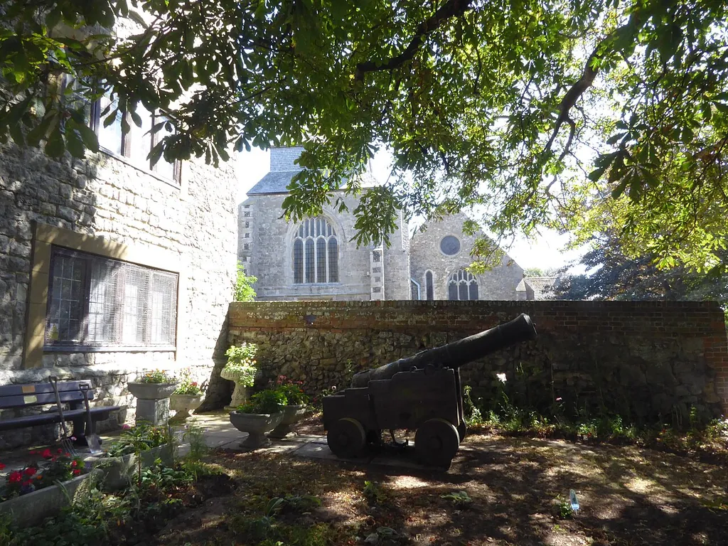 Minster Gatehouse Museum in Sheerness – Bild 3 von 3