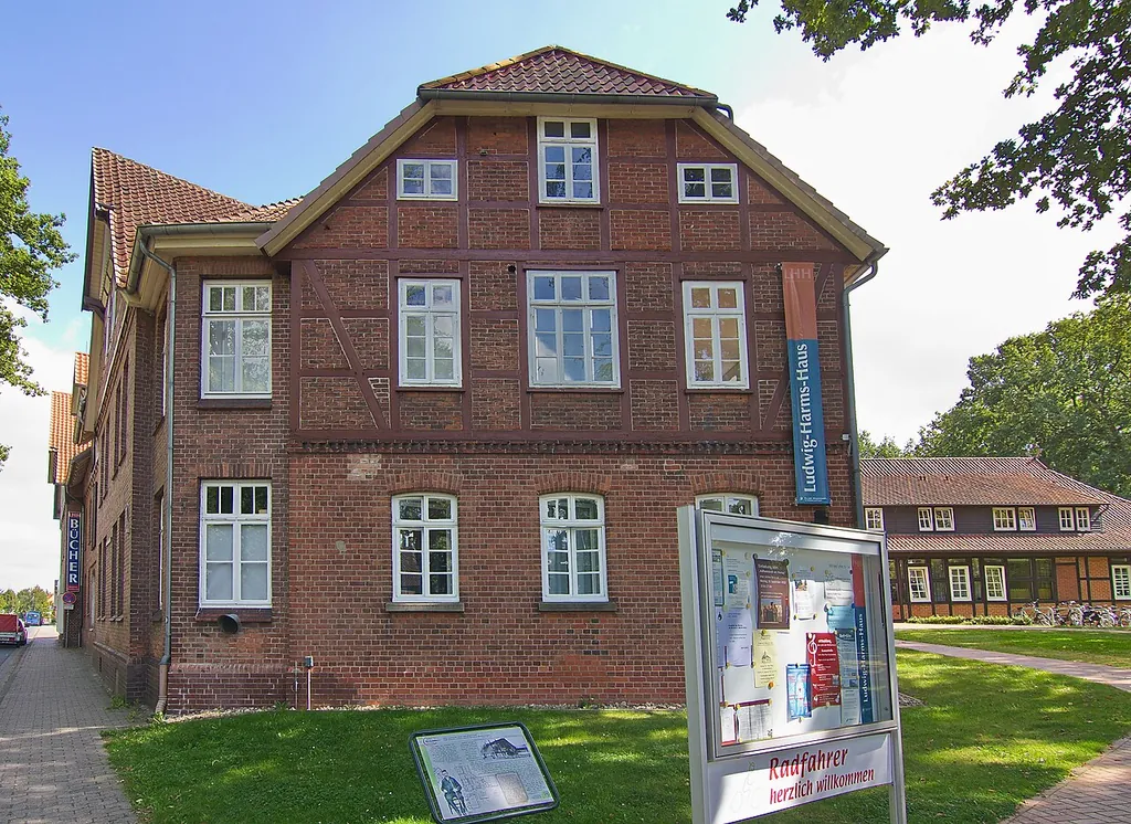 Ausstellung „time to change“ im Ludwig-Harms-Haus in Südheide