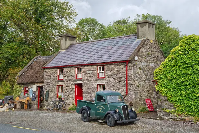 Molly Gallivan’s Cottage & Traditional Farm in Kenmare