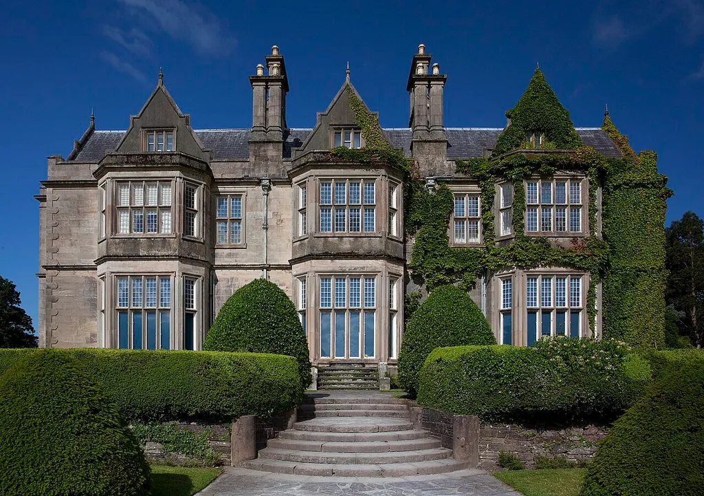Muckross House, Gardens & Traditional Farms in Killarney