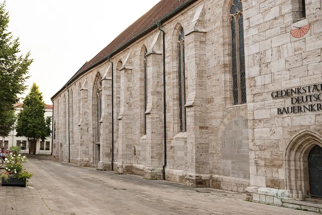 Bauernkriegsmuseum Kornmarktkirche in Mühlhausen/Thüringen – Foto 2 van 3