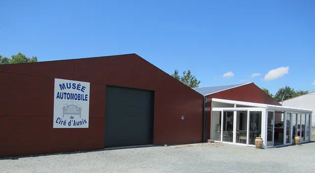 Musée automobile de l'Aunis in Le Thou
