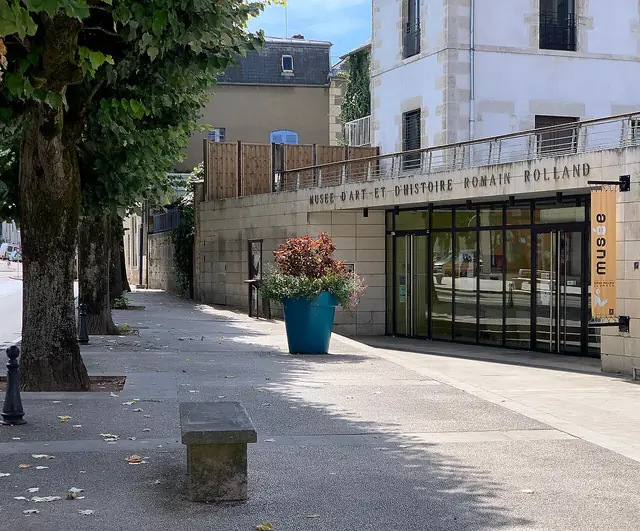 Musée d'art et d'histoire Romain-Rolland in Clamecy