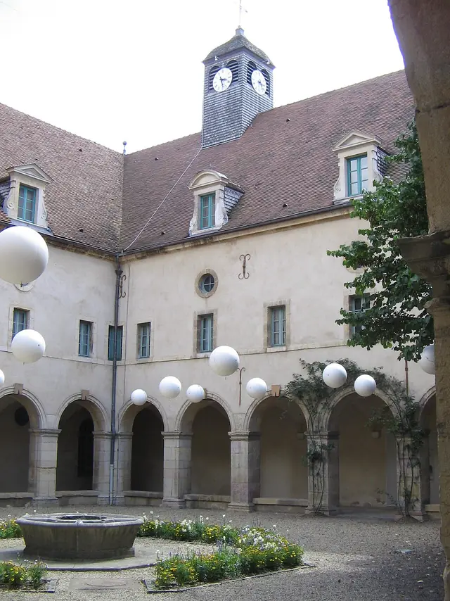 Musée de la Vie bourguignonne Perrin de Puycousin in Digione