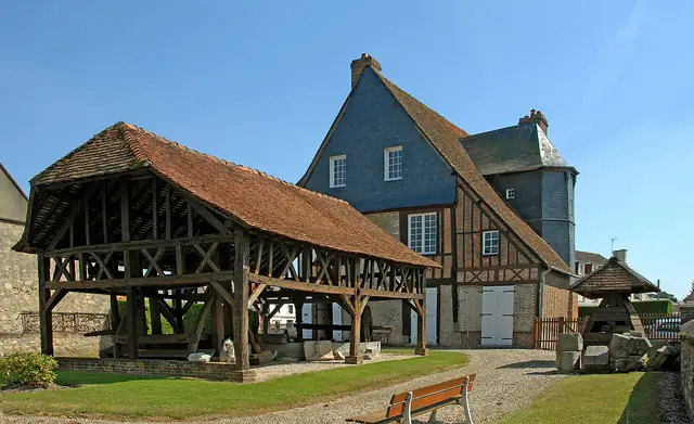 Musée des arts et traditions populaires Mathon-Durand in Neufchâtel-en-Bray