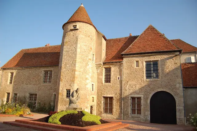 Musée Saint-Vic in Saint-Amand-Montrond