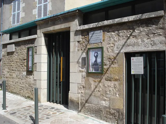 Musée départemental d'art moderne – collection Zervos (MDAM) in Vézelay
