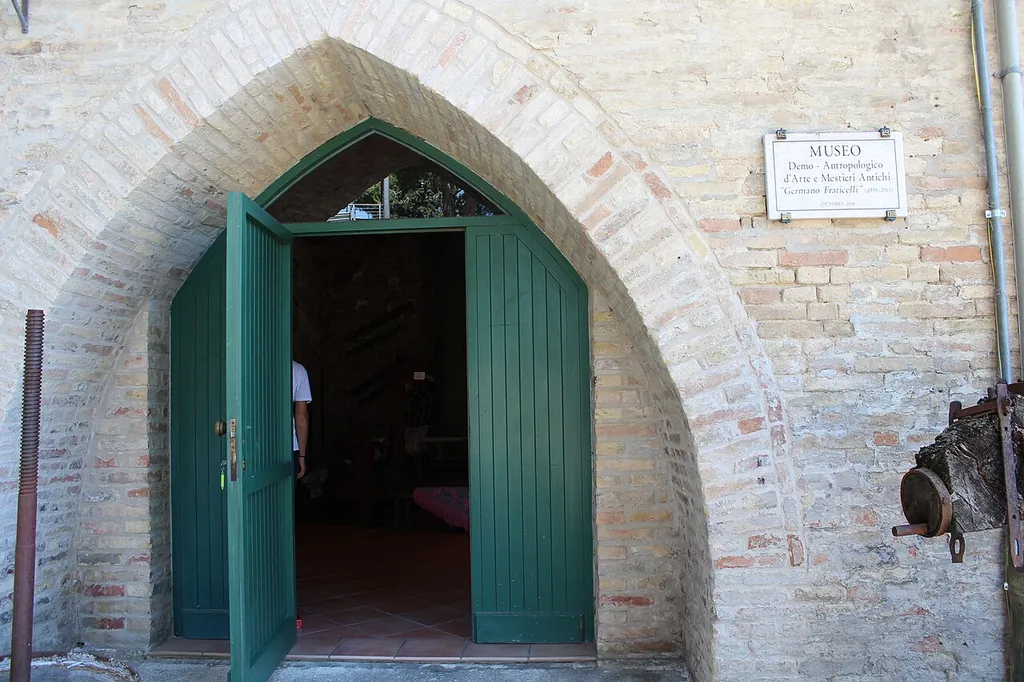 Museo demo-antropologico d'arti e mestieri antichi in Montelupone
