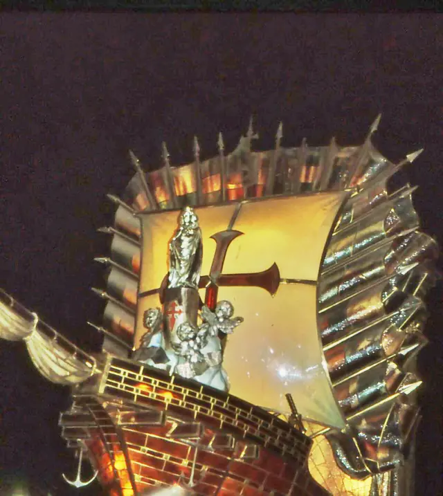 Museo de los Faroles y Rosario de Cristal in Saragozza