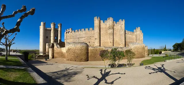 Museo del Castillo de Valencia de Don Juan – Bild 2 von 4
