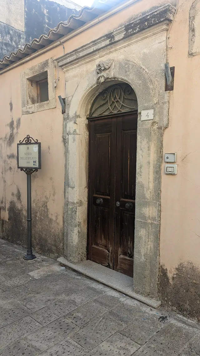 Museo del Ricamo e dello Sfilato siciliano in Chiaramonte Gulfi
