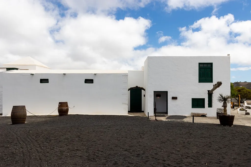 Museo del Vino El Grifo in San Bartolomé – Photo 2 of 7