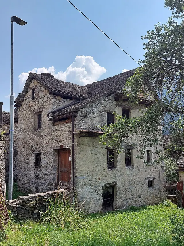 Museo della Casa Anzaschina «Cà d'Ninin» in Vanzone con San Carlo