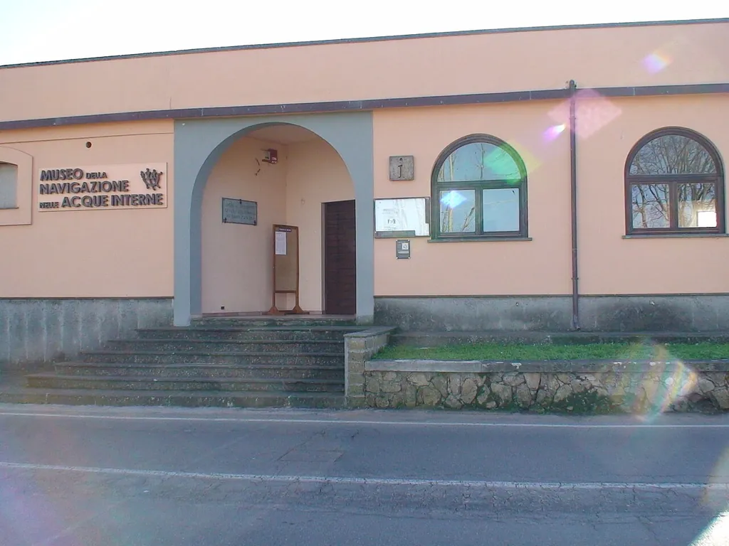Museo della Navigazione nelle Acque Interne in Capodimonte