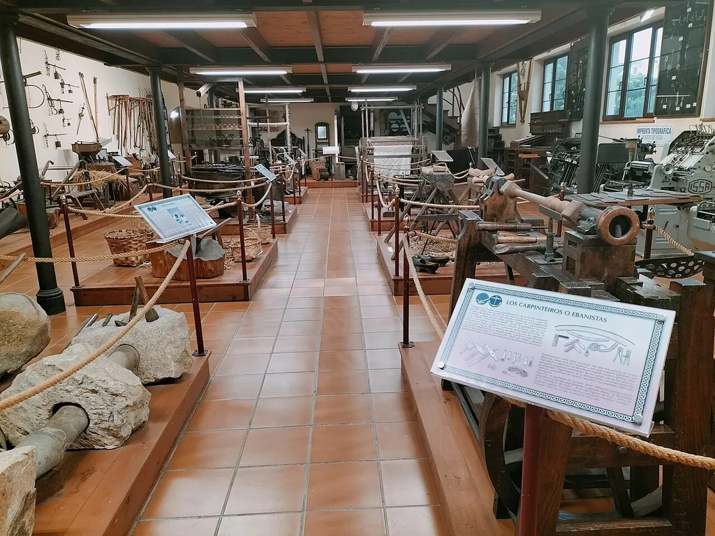 Museo Etnográfico Juan Pérez Villamil in Navia