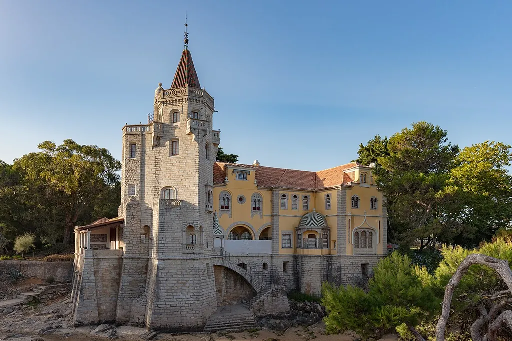Museu Condes de Castro Guimarães in Cascais – Photo 2 of 7