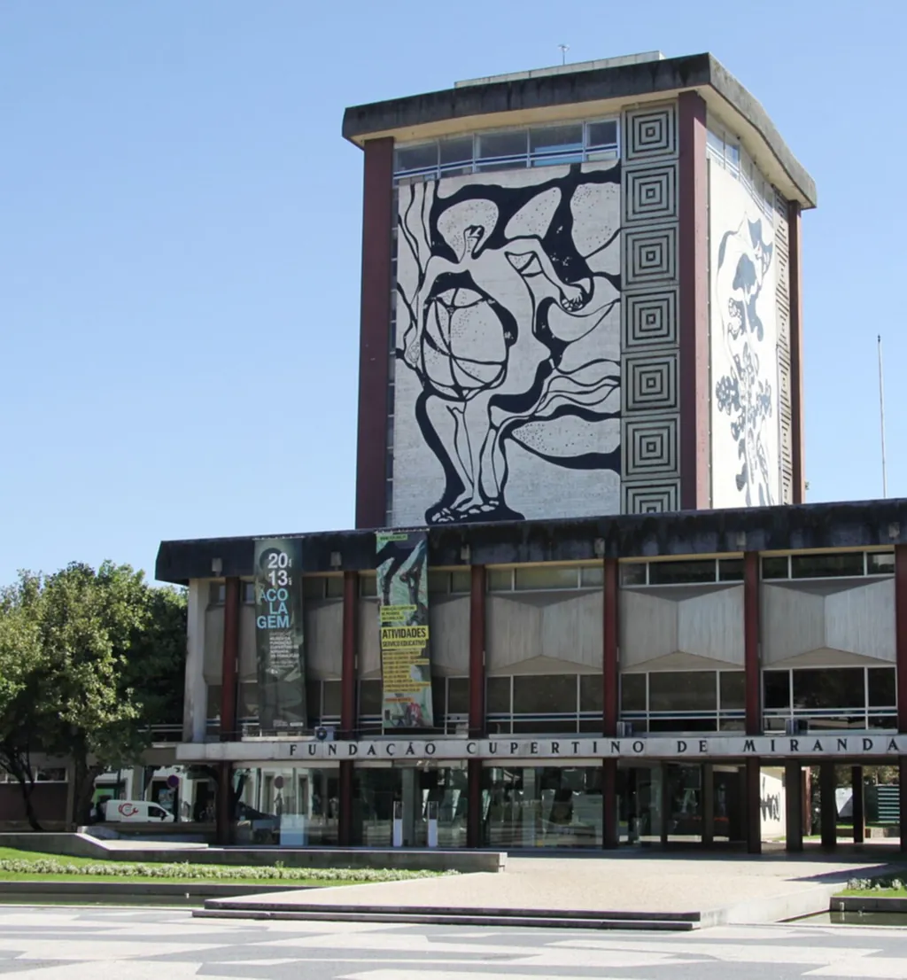 Museu da Fundação Cupertino de Miranda – Centro Português do Surrealismo in Vila Nova de Famalicão