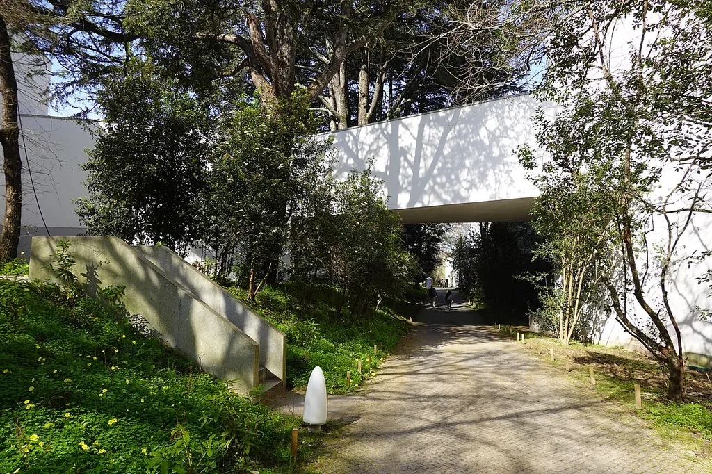 Museu de Arte Contemporânea de Serralves in Porto – Bild 2 von 2