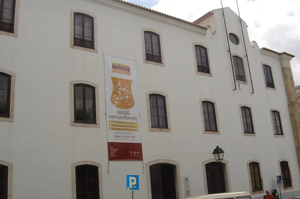 Museu Municipal Leonel Trindade in Torres Vedras