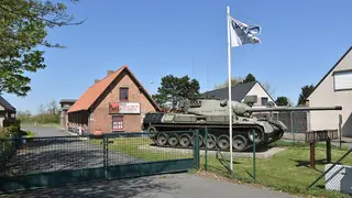 Museum Cabour WO II & 2/4 Lansiers in De Panne