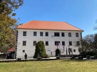 Muzej pošte in telekomunikacij in Polhov Gradec – Photo 1 of 3