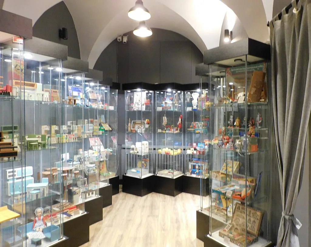 Muzeum Domków Lalek, Gier i Zabawek in Warsaw – Photo 4 of 6