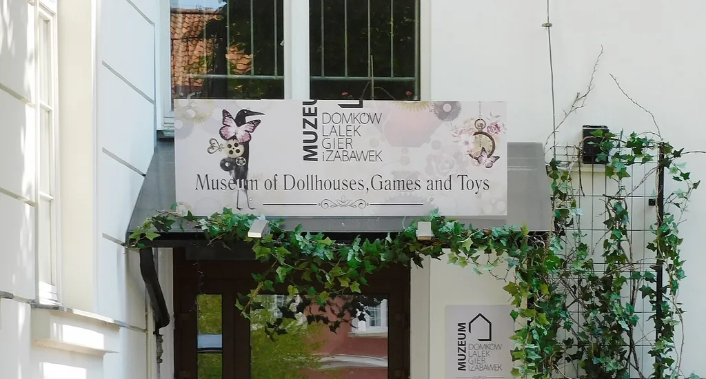 Muzeum Domków Lalek, Gier i Zabawek in Warszawa