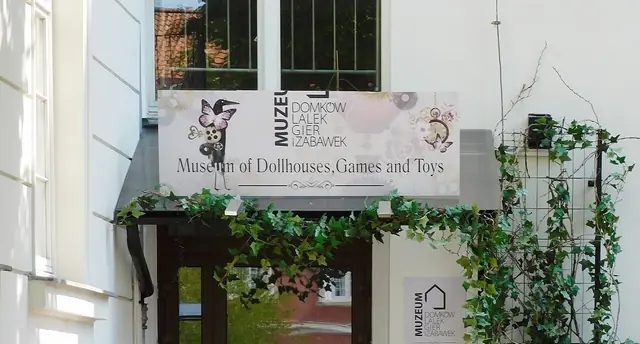 Muzeum Domków Lalek, Gier i Zabawek in Varsóvia