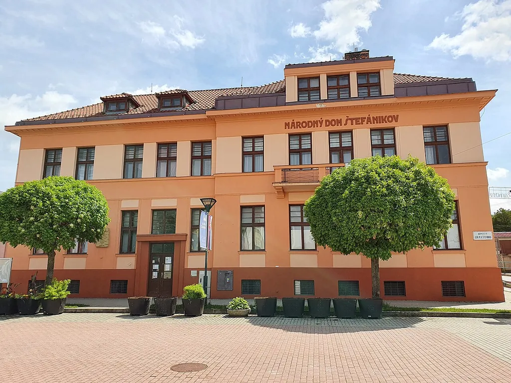 Múzeum Dušana Samuela Jurkoviča v Brezovej pod Bradlom in Brezová pod Bradlom