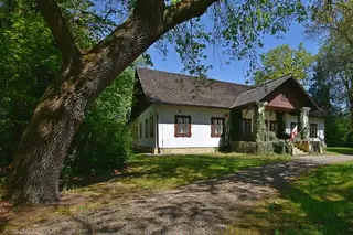 Muzeum Dwór w Dołędze in Zaborów – Zdjęcie 2 z 8