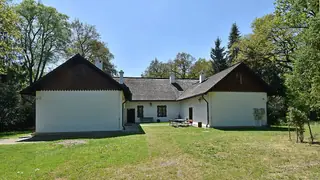 Muzeum Dwór w Dołędze in Zaborów – Zdjęcie 5 z 8