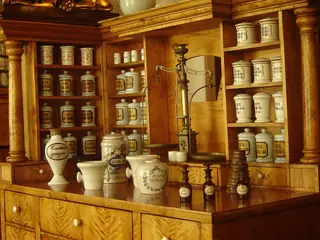 Muzeum Farmacji Collegium Medicum Uniwersytetu Jagiellońskiego in Kraków – Zdjęcie 1 z 8