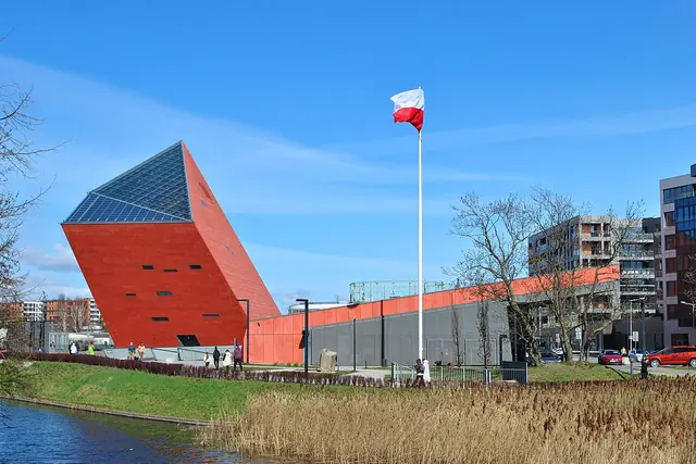 Muzeum II Wojny Światowej w Gdańsku in Danzig – Bild 3 von 9