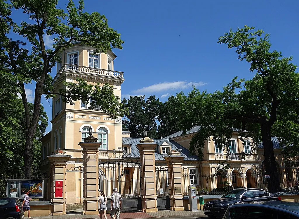 Muzeum w Tomaszowie Mazowieckim im. Antoniego hr. Ostrowskiego in Tomaszów Mazowiecki – Photo 2 of 4