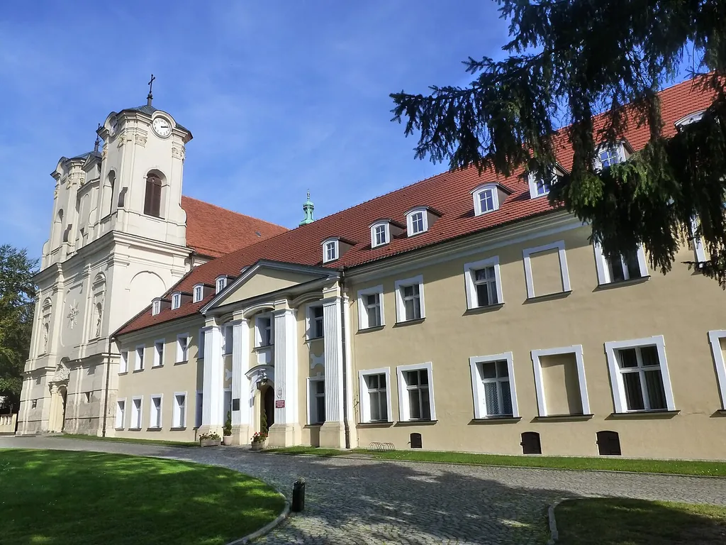 Muzeum Misyjne Misjonarzy Oblatów Maryi Niepokalanej w Obrze in Obra