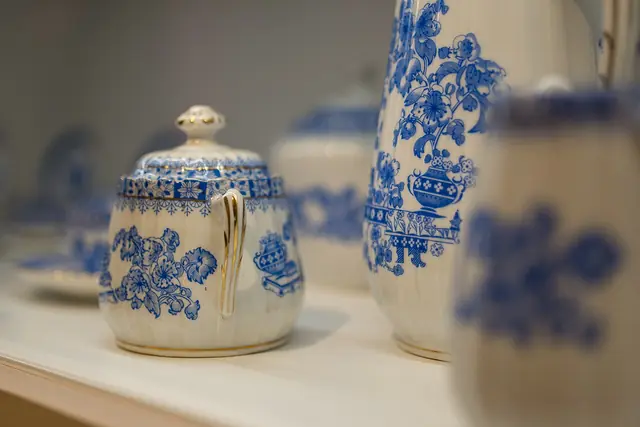 Muzeum Porcelany Śląskiej w Tułowicach in Tułowice – Bild 2 von 3