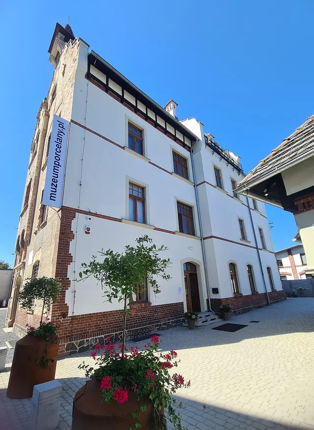 Muzeum Porcelany Śląskiej w Tułowicach in Tułowice