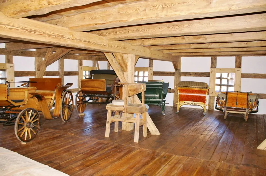 Muzeum Powozów i Zaprzęgów w Galowicach in Galowice