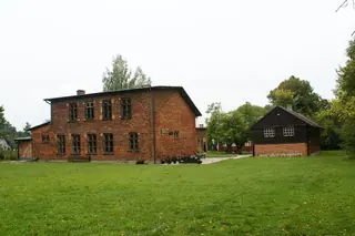 Muzeum Regionalne im. Władysława St. Reymonta w Lipcach Reymontowskich in Lipce Reymontowskie – Zdjęcie 1 z 5