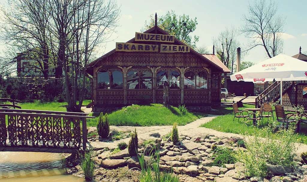 Muzeum Skarbów Ziemi i Morza in Szczebrzeszyn