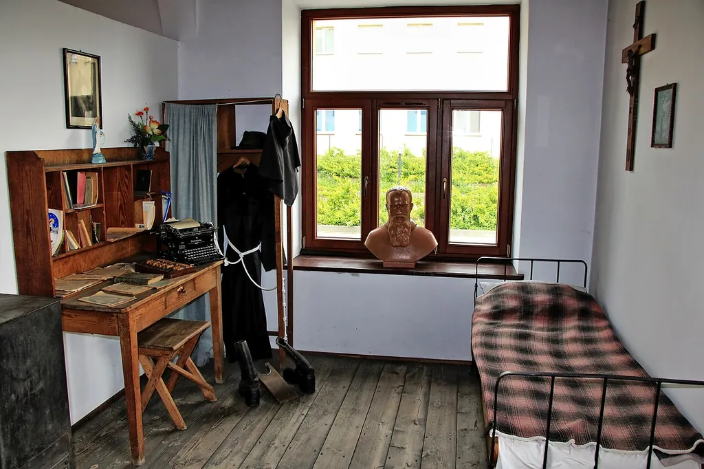 Muzeum św. Maksymiliana „Był Człowiek” in Paprotnia