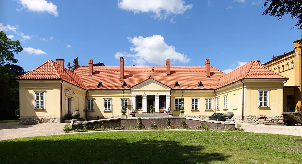 Muzeum Tradycji Szlacheckiej w Waplewie Wielkim in Waplewo Wielkie